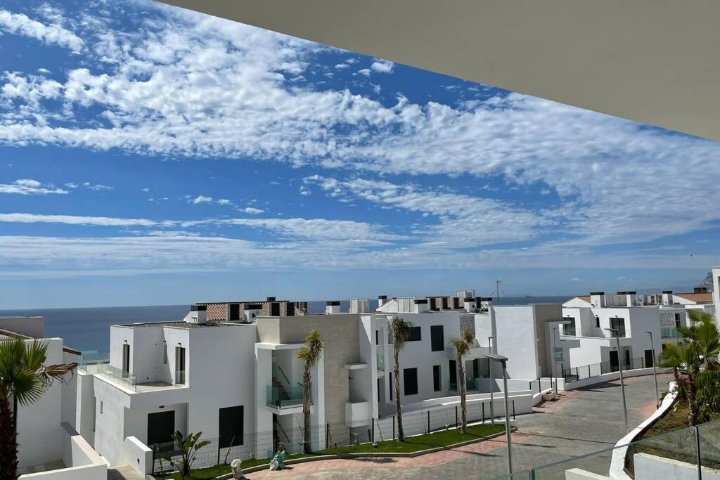Modern 2 Beds Apartment In Alcaidesa La Alcaidesa Exterior foto